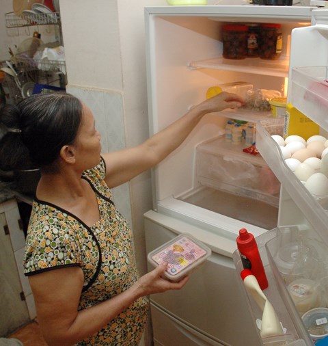 Không nên cho đồ nóng vào tủ lạnh