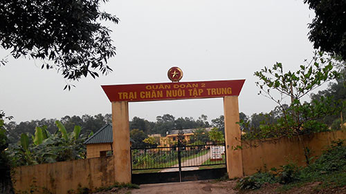 Cổng vào khu chăn nuôi tập trung quân đoàn 2